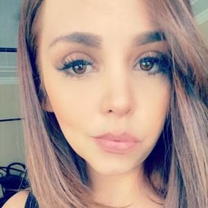 Meet your Posher, Beatriz